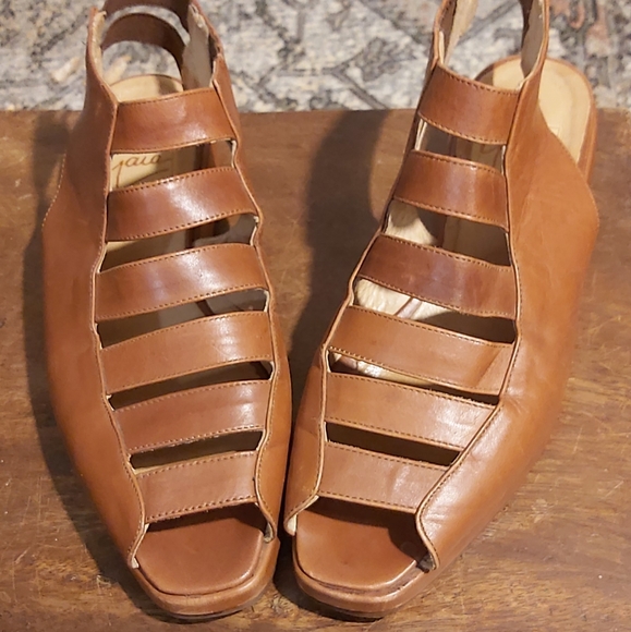 Gaia sandals - Picture 3 of 5